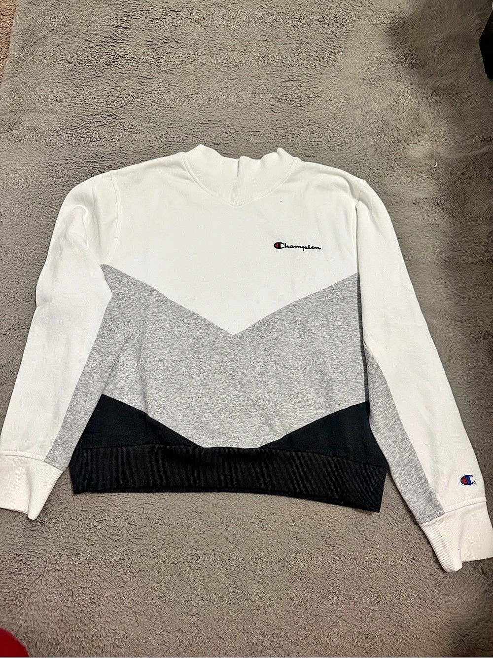 Champion Color Block Mock Neck Sweatshirt in White & Gray Like New